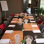 Alexxanders & Boardinghouse, Restaurant Szálloda 3*