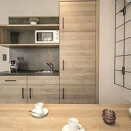Alexxanders & Boardinghouse, Restaurant מלון