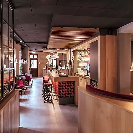 מלון Alexxanders & Boardinghouse, Restaurant 3*
