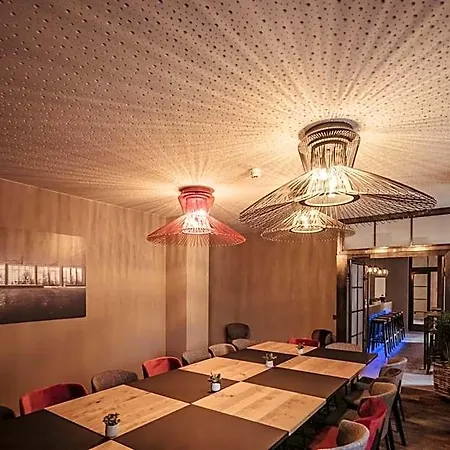 Alexxanders & Boardinghouse, Restaurant