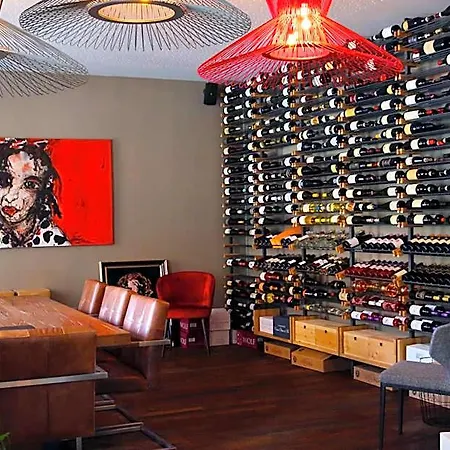 Alexxanders & Boardinghouse, Restaurant מלון קמניץ