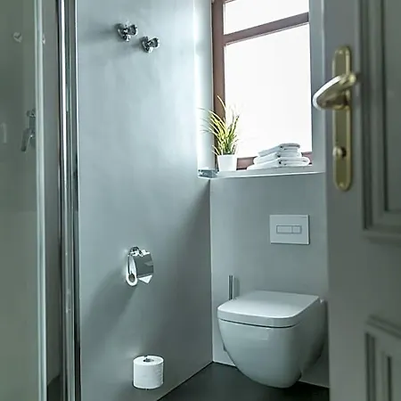 Alexxanders & Boardinghouse, Restaurant Отель 3*