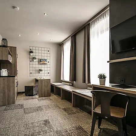 Alexxanders & Boardinghouse, Restaurant Отель 3*