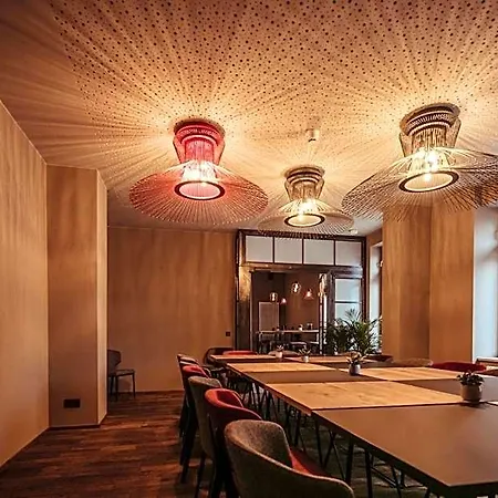 Alexxanders & Boardinghouse, Restaurant Отель 3*