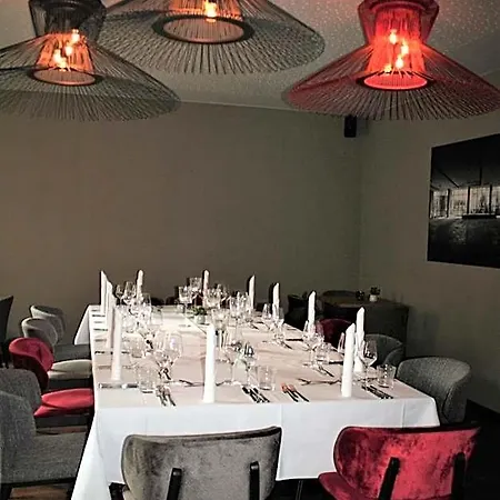 Alexxanders & Boardinghouse, Restaurant Отель 3*