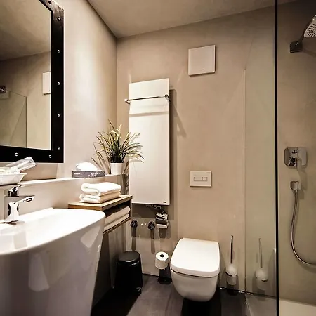 Alexxanders & Boardinghouse, Restaurant 3* קמניץ