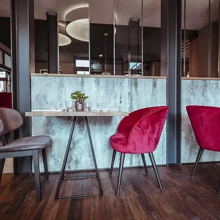 Alexxanders & Boardinghouse, Restaurant 3*