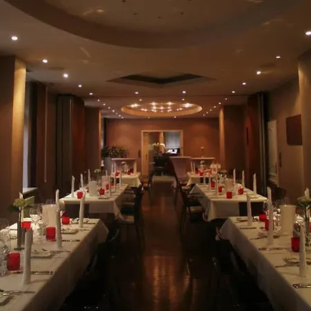 Alexxanders & Boardinghouse, Restaurant