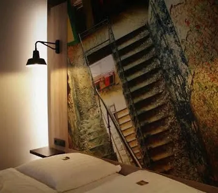 Alexxanders & Boardinghouse, Restaurant קמניץ