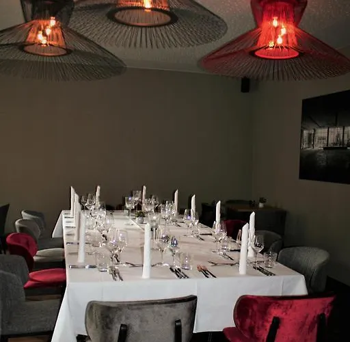 Alexxanders & Boardinghouse, Restaurant Hotel