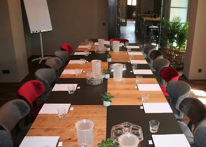 Alexxanders & Boardinghouse, Restaurant Hotel 3*