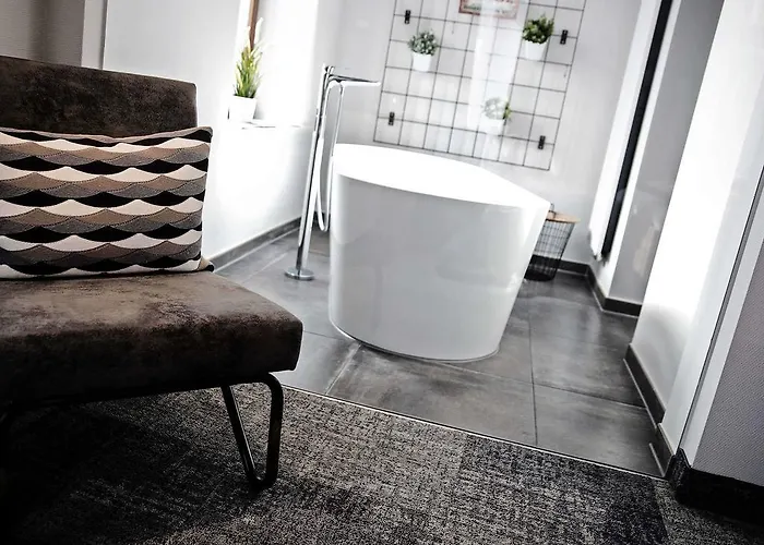 Alexxanders & Boardinghouse, Restaurant Hotel