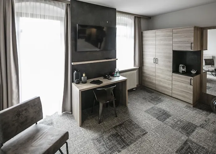 Alexxanders & Boardinghouse, Restaurant