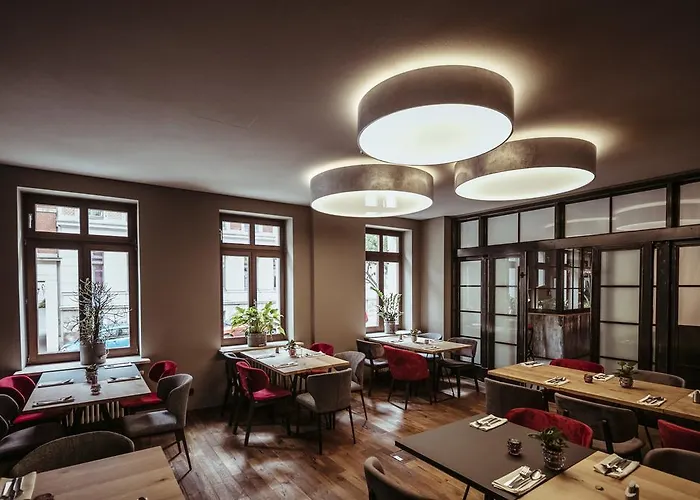 Alexxanders & Boardinghouse, Restaurant Hotel 3*