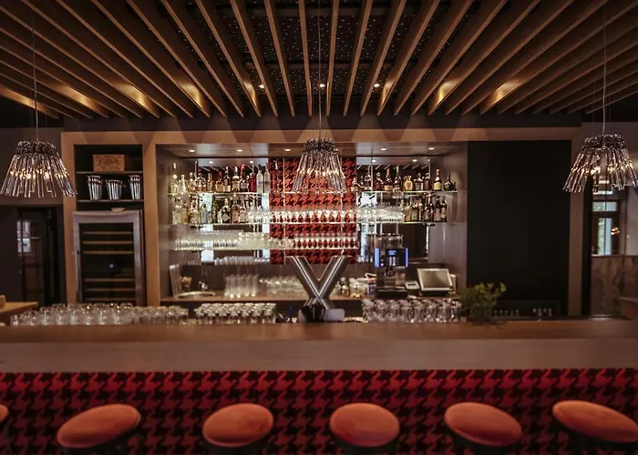 Alexxanders & Boardinghouse, Restaurant Hotel 3*