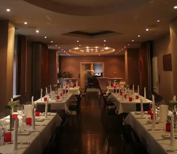 Alexxanders & Boardinghouse, Restaurant