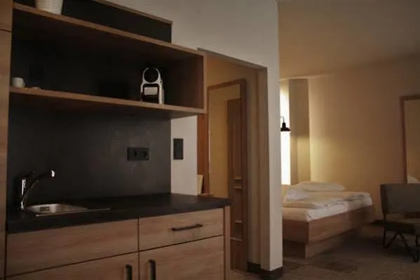 Alexxanders & Boardinghouse, Restaurant